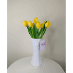 Elegante Jarrón Blanco con 8 Tulipanes en (colores variados) - Imagen 4